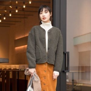 UNIQLO cropped fleece jacket